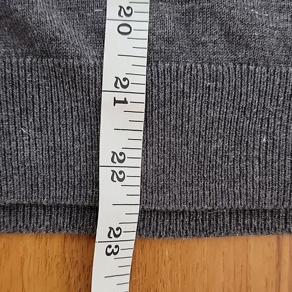 Nicole Miller original cardigan sweater Size M - Picture 11 of 11